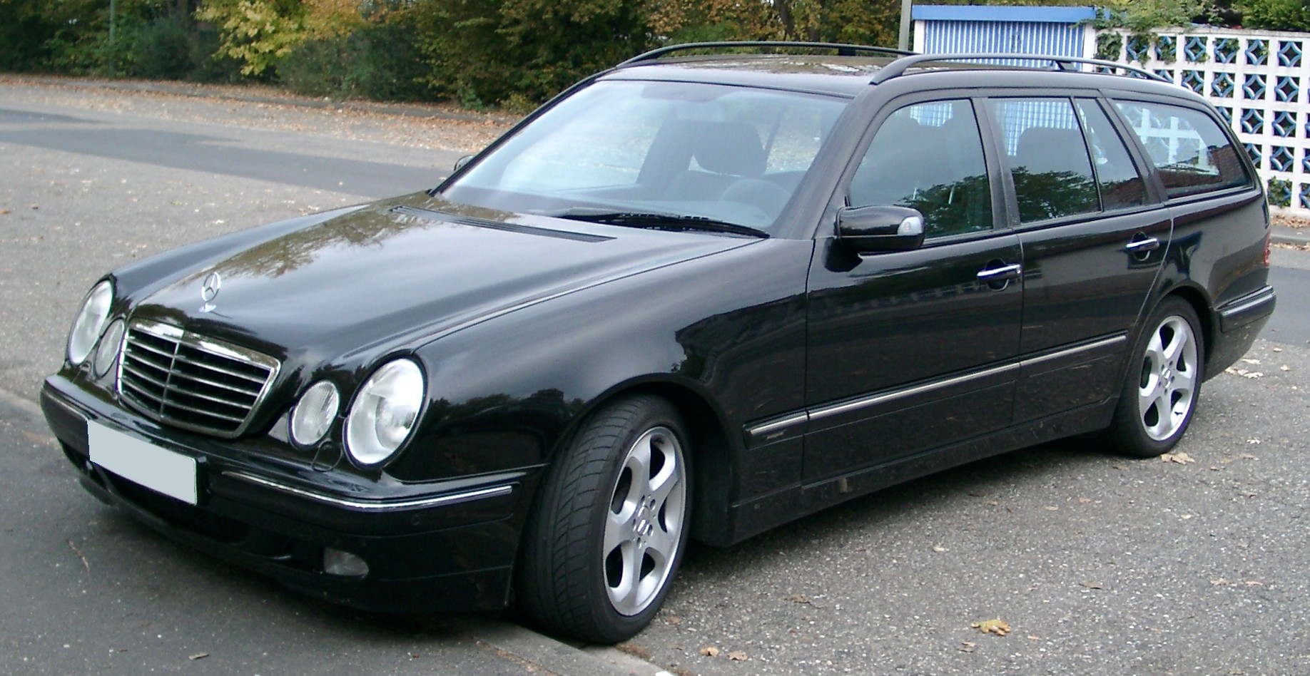 Mercedes W115 rear 20071108.jpg